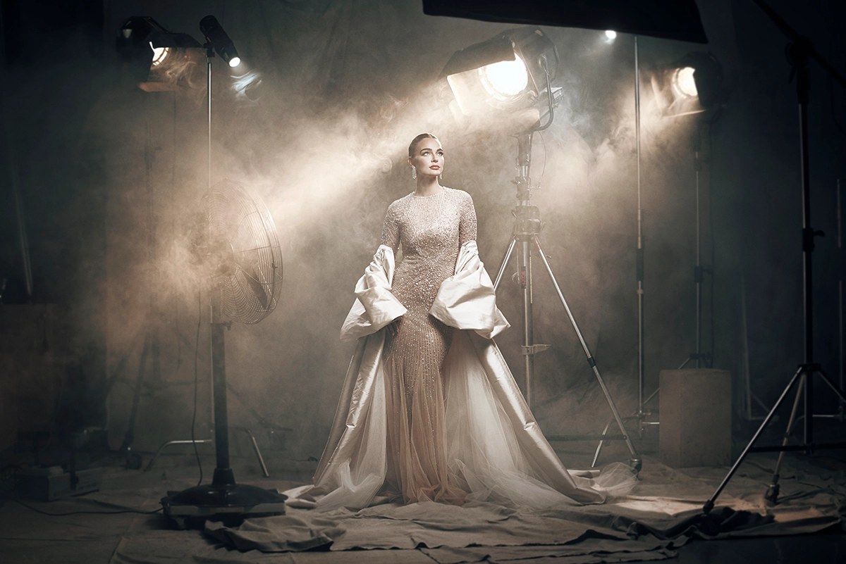 Así ha sido el elegante look de Laura Escanes para su debut en las Campanadas 2023-2024