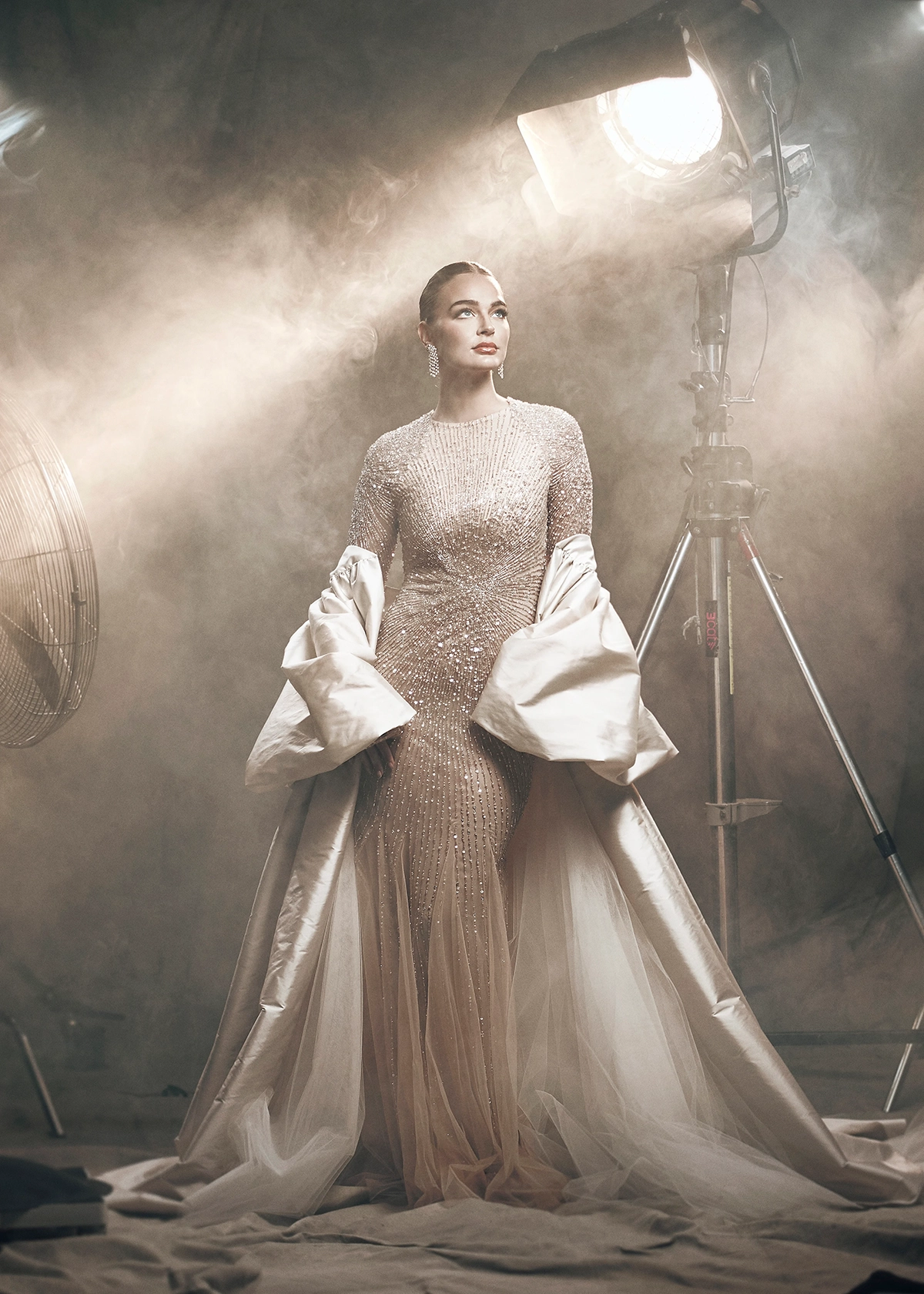 Así ha sido el elegante look de Laura Escanes para su debut en las Campanadas 2023-2024