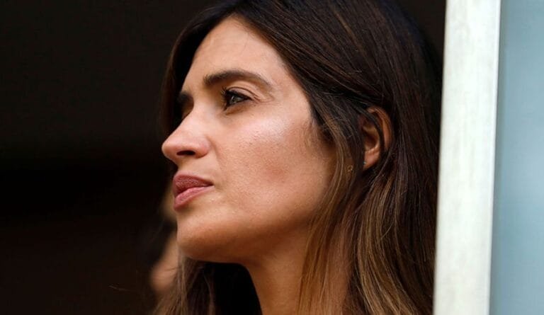 Sara Carbonero, seria y preocupada tras salir a la luz el motivo de su estancia en el hospital