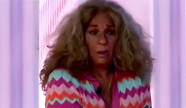 Lolita, abatida, abandona en directo ‘TardeAR’ tras la muerte de Caritina Goyanes