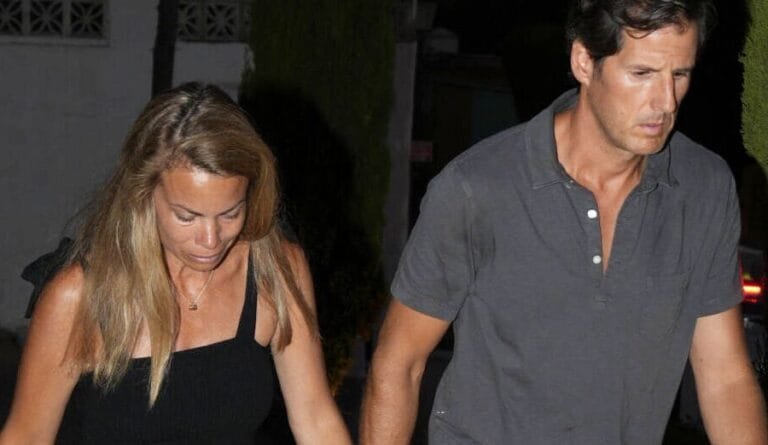 Familiares y amigos se despiden de Caritina Goyanes en el tanatorio tras su inesperado fallecimiento