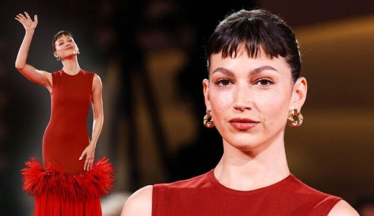 Úrsula Corberó debuta en la alfombra roja del Festival de Venecia con un vestido italiano