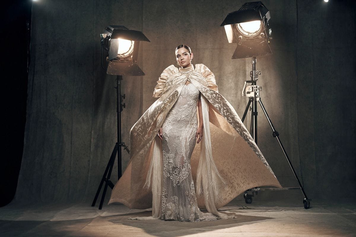 laura-escanes-campanadas-2025_tv3_3 Así ha sido el elegante look de Laura Escanes para dar las Campanadas 2023-2024 en TV3