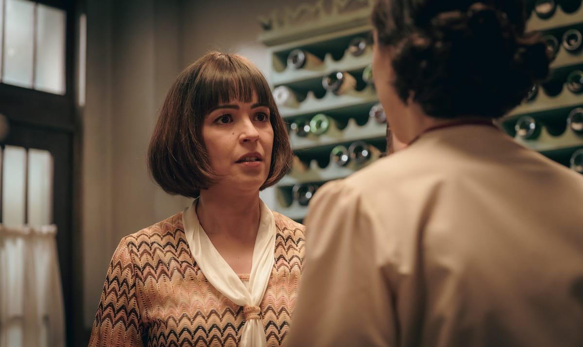 Imágenes promocionales del capítulo 3 de 'La Favorita 1922': Elena se ve obligada a confesar toda la verdad a sus compañeras