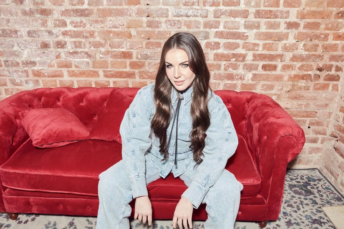 la-familia-de-la-tele-tve-3 Posados promocionales de 'La familia de la tele', el nuevo programa de La 1