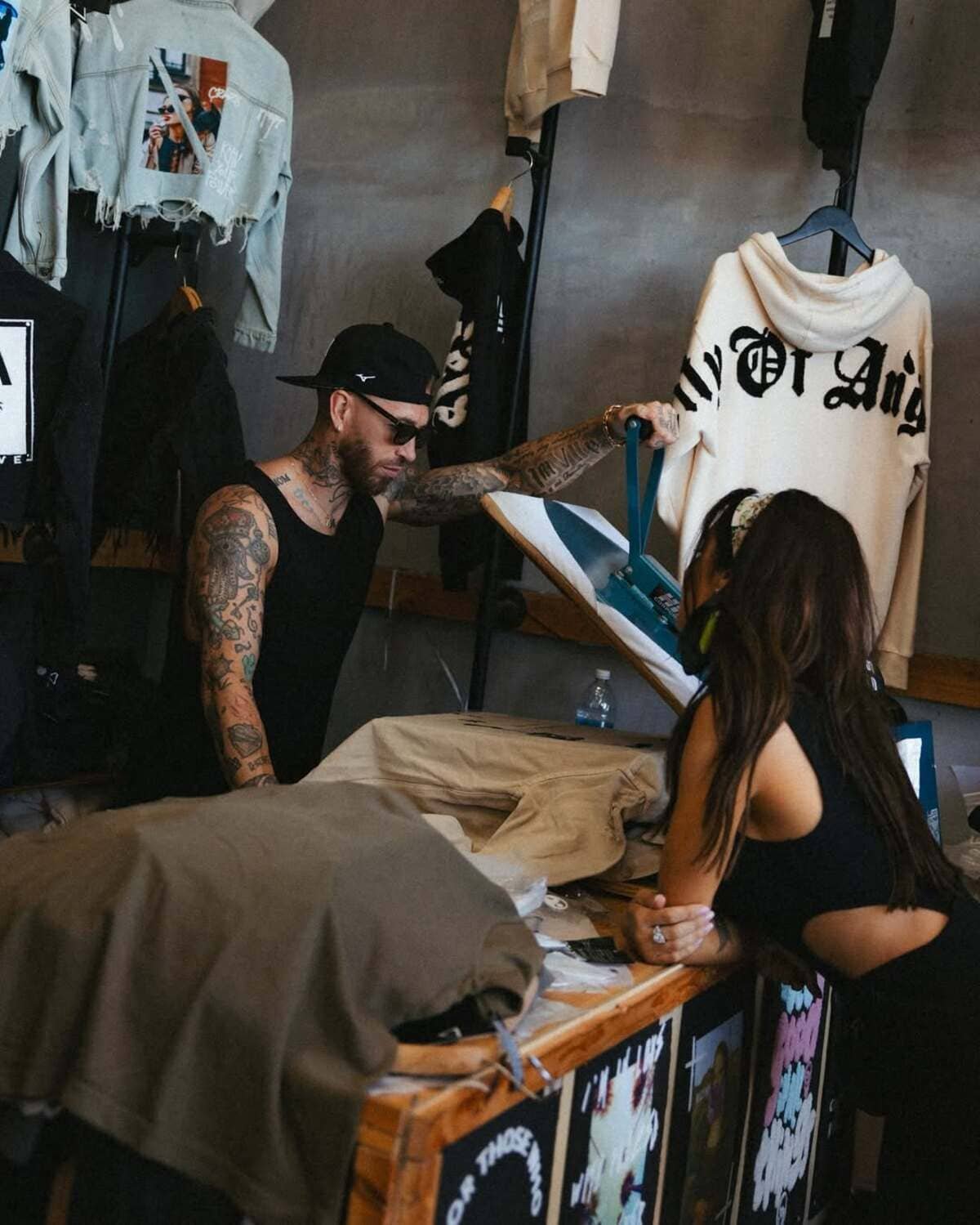 pilar-rubio-album-romantico-8 El emotivo viaje de Pilar Rubio y Sergio Ramos: imágenes inéditas desde la ciudad donde empezó su amor