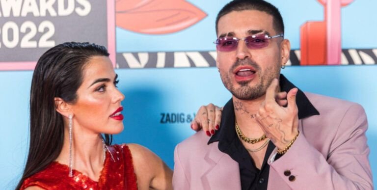 Violeta Mangriñán se separa un mes de Fabio y estalla contra los rumores de infidelidad: «Si me los quiere poner, que me los ponga»